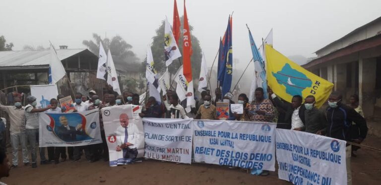 Marche/Kananga : les militants de lamuka dispersés par la police avec des gaz lacrymogènes