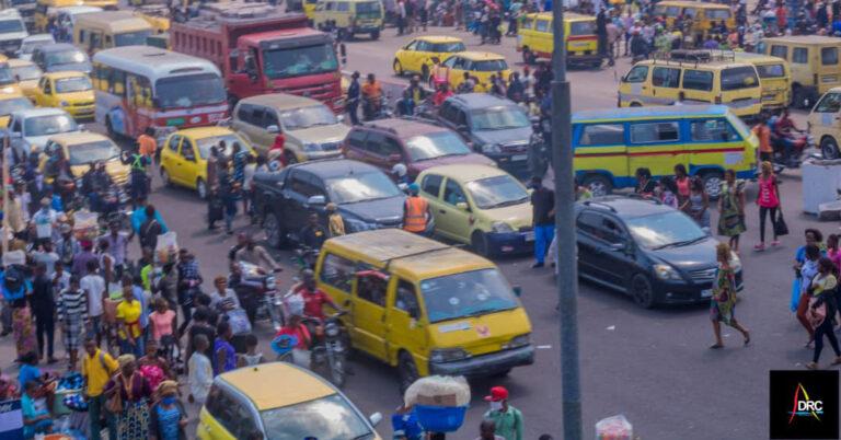Kinshasa: Gentiny Ngobila lève la mesure limitant le nombre de passagers dans le transport en commun