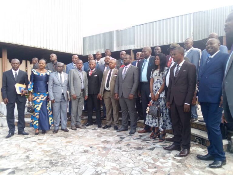 Nord-Ubangi: Motion de défiance contre le vice-gouverneur Oscar Oshobale sous fond de confusion.