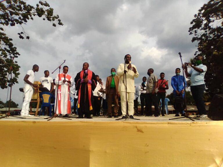 Nord ubangi :Reprise des activités ecclésiastiques , Izato Nzege préside la première prière avec les différents hommes de Dieu de Gbadolite