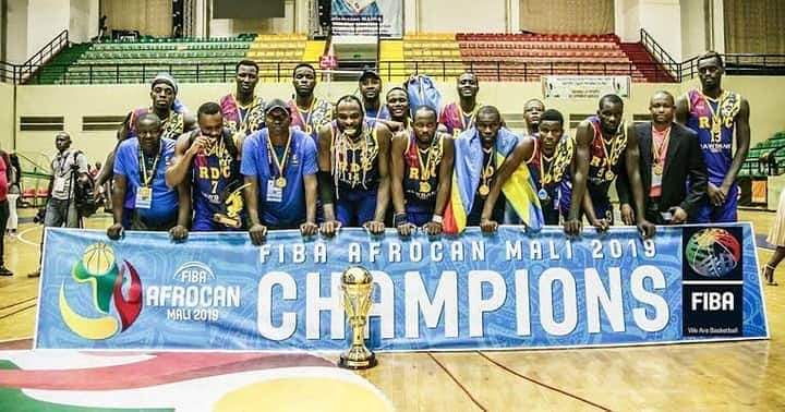 Basketball : Un an après leur sacre, les champions d&rsquo;Afrique attendent toujours leur véhicules