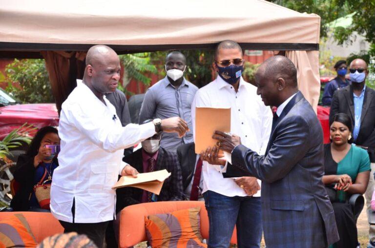 EPST : Willy Bakonga satisfait du taux de réussite évalué à 78% pour la ville de Kinshasa