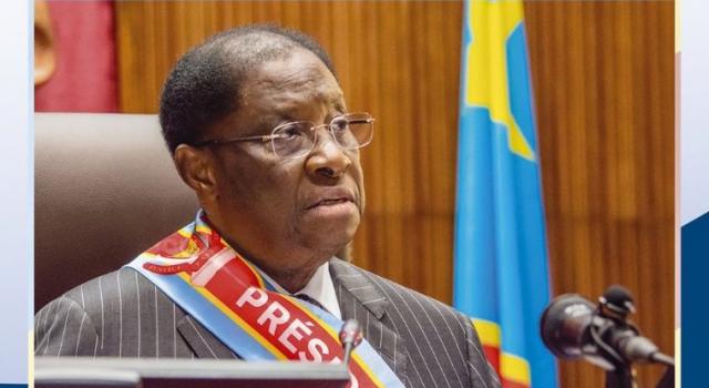 Sénat : Thambwe Mwamba sur une chaise éjectable