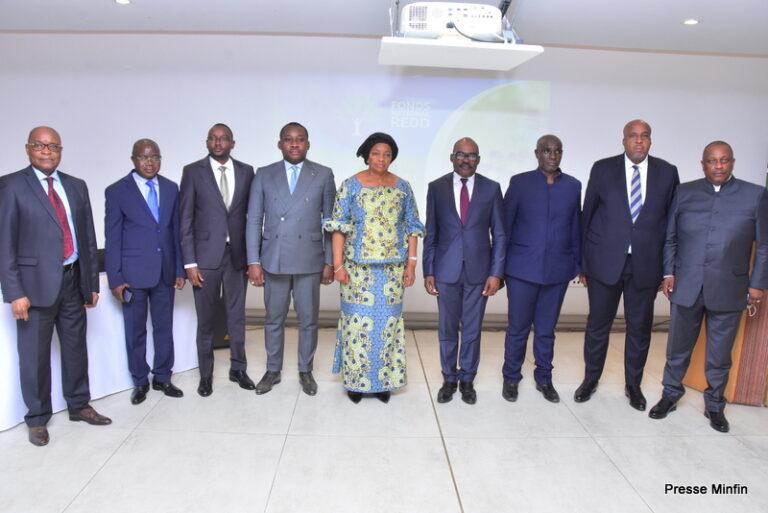 Le Ministre des Finances Nicolas KAZADI a présidé une réunion du FONAREDD pour harmoniser les vues en prélude aux négociations avec les partenaires.