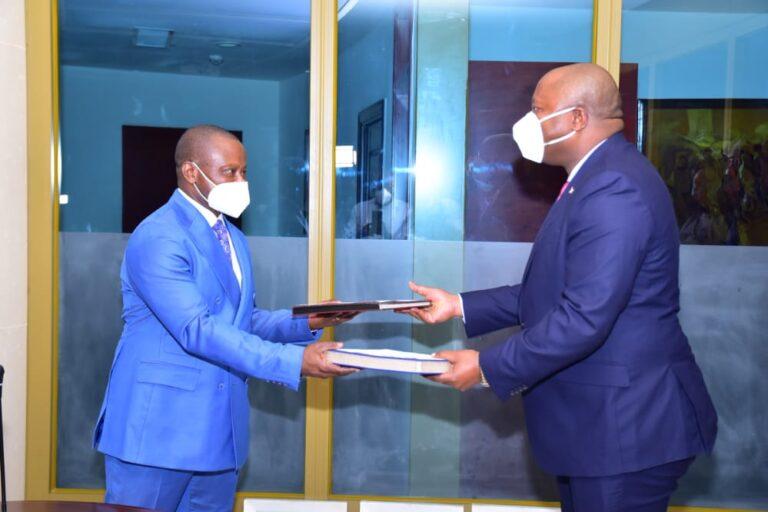 Coopération : la RDC et le Burundi signent un accord pour la mise en place d&rsquo;un pont aérien