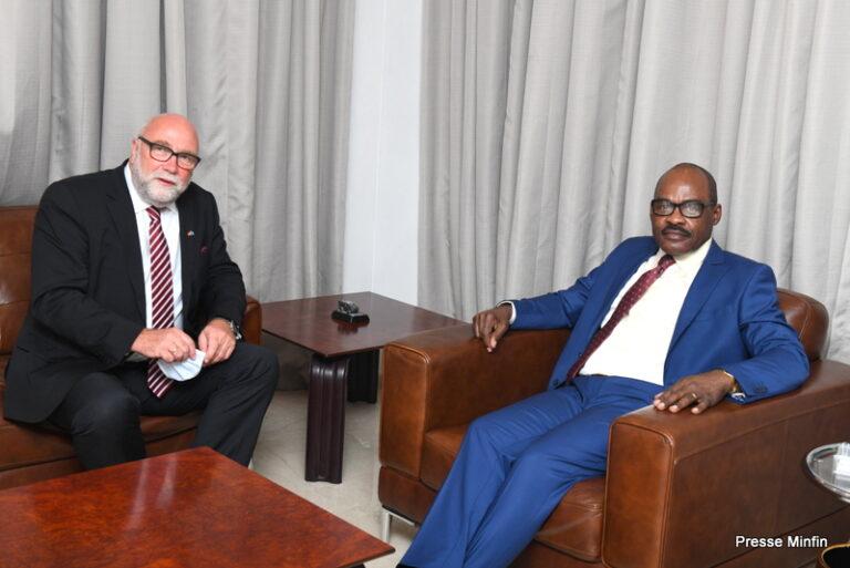 Le Ministre des Finances Nicolas KAZADI et Gunter NOOKE s’accordent à concrétiser le partenariat stratégique entre la RDC et l’Allemagne.