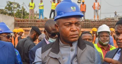 Kinshasa: Les travaux de réhabilitation de l&rsquo;avenue Bongolo ont été lancé par le Gouverneur Gentiny Ngobila