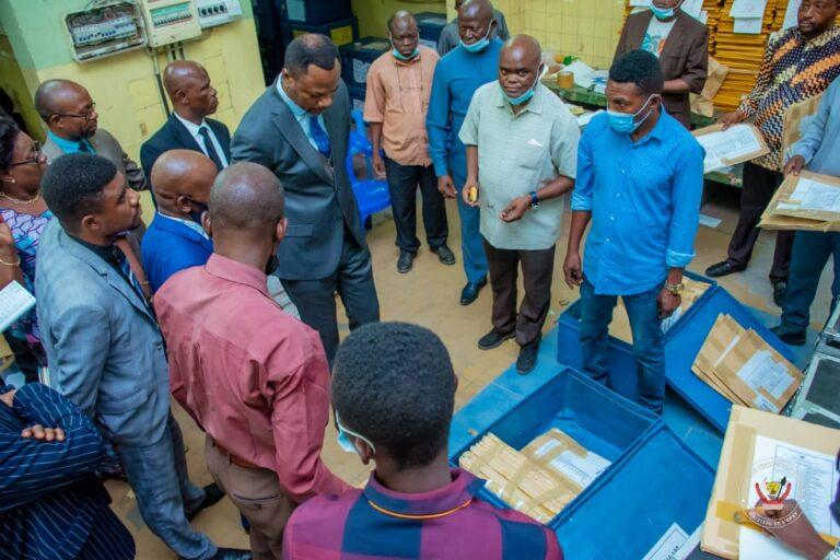 RDC/Exetat : Tony Mwaba annonce la publication imminente des résultats, après la visite du CNC