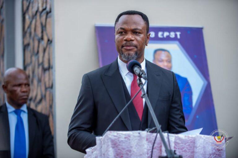 Grève des enseignants catholiques: Tony Mwaba énervé, sanctionne