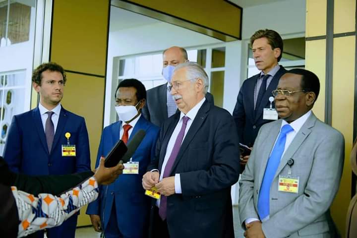 Coopération : reçu par Tshisekedi, A.Flahaut promet un coup d&rsquo;accélérateur pour l&rsquo;effectivité du partenariat conclu entre les parlements de son pays et de la RDC