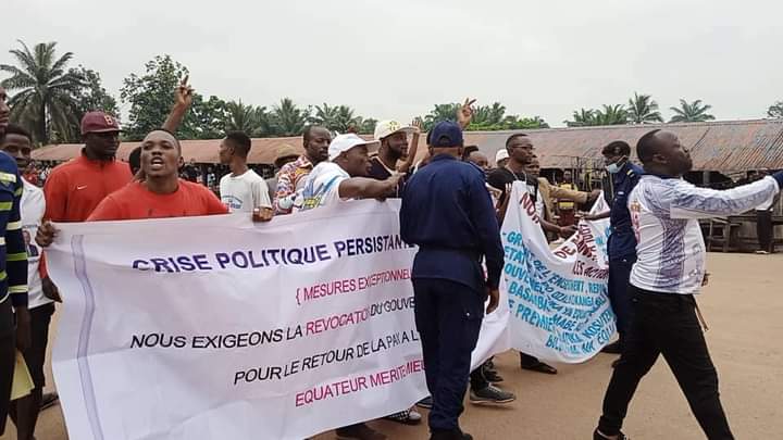 Équateur: marche contre le gouverneur Bobo Boloko Bolumbu, plusieurs membres de l’UDPS injustement brutalisés et incarcérés sans aucune assistance