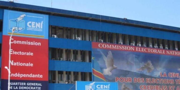 Sit-in devant la CENI : le MILAPRO et le CALCC défient Ngobila