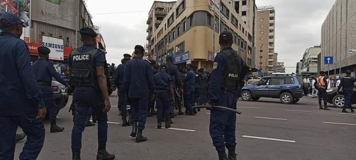 Sit-in de MILAPRO et CALCC : la police renforce son dispositif devant le siège de la CENI