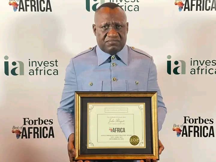 RDC : Jules Alingete primé par Anti-Corruption Best Price