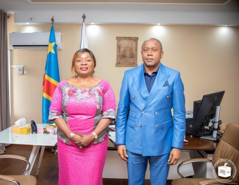 Enrôlement des électeurs : Rita Bola rassurée du déroulement de l&rsquo;opération dans le Maï-Ndombe