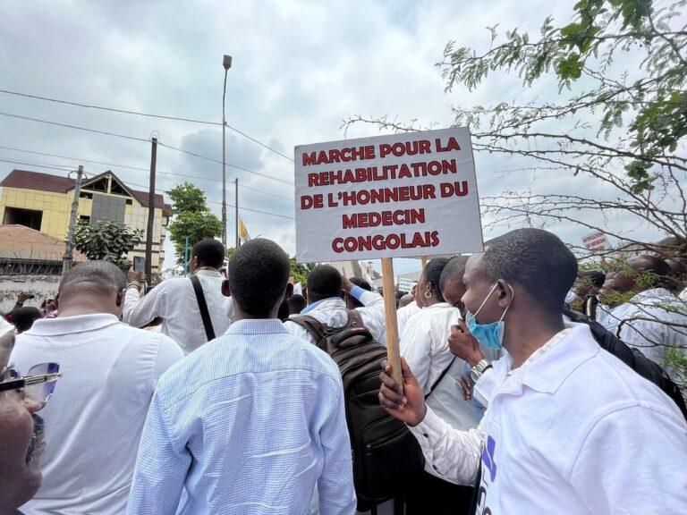 Marche réprimée des médecins : Fayulu dénonce le caractère violent, répressif et autocratique du régime Tshisekedi