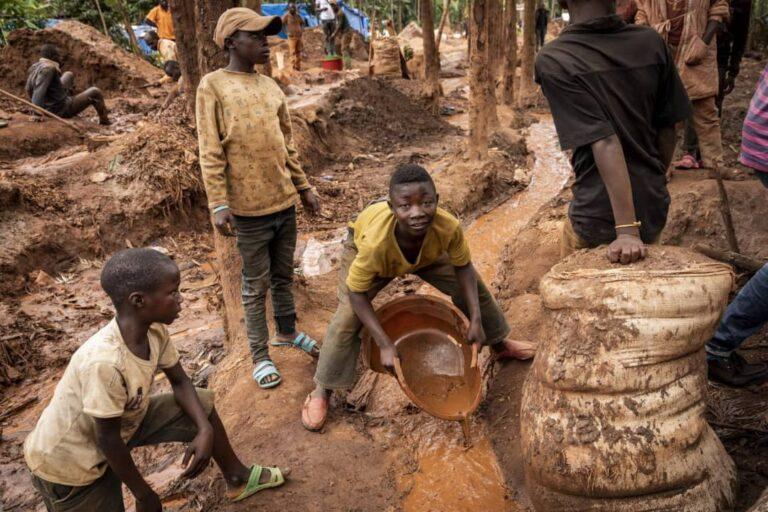 Kipushi: Les enfants sèchent les écoles pour squatter les sites miniers