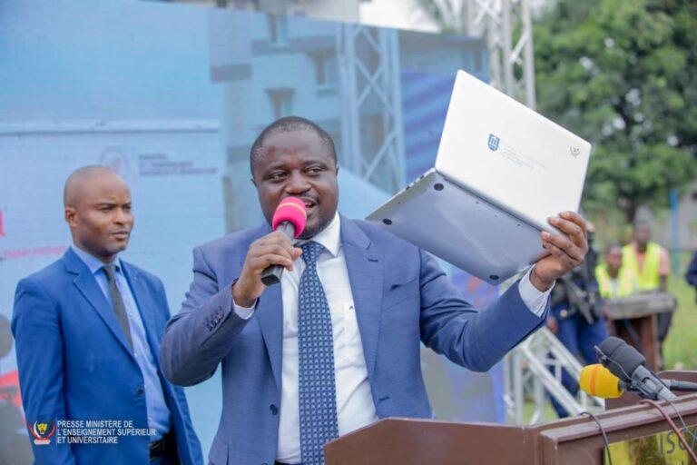 RDC : Muhindo Nzangi lance la connectivité à l&rsquo;ESU