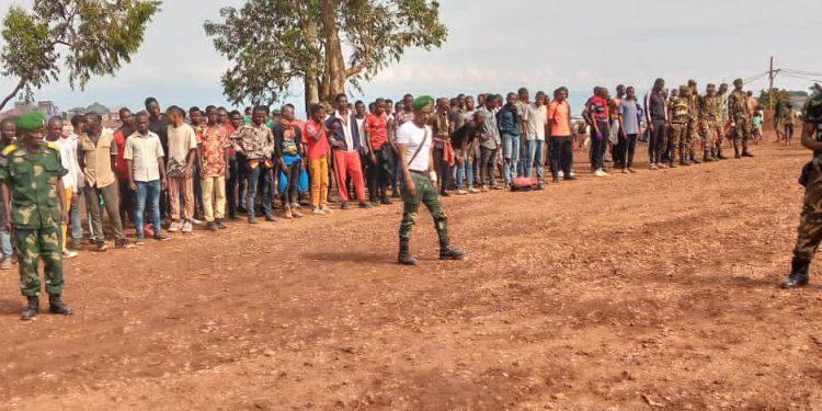 Sud-Kivu : Plus de 4.000 jeunes s’enrôlent dans l&rsquo;armée