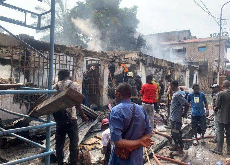 Kinshasa : trois maisons commerciales calcinées dans un incendie à Bandalungwa (Bourgmestre)