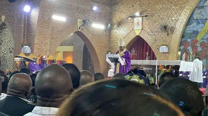 RDC: Le cardinal Ambongo remet en cause la conclusion de la justice en pleine messe de requiem