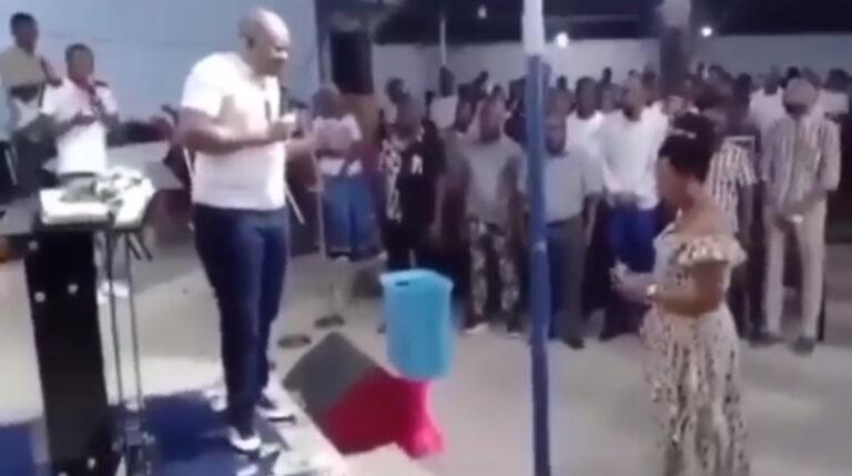 Scandale à l’église: une fidèle humiliée par son pasteur pour sa faible offrande de 2000 fc( Vidéo)
