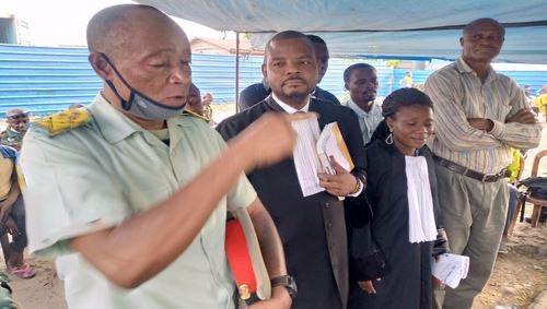 Justice: Un officier militaire accusé d’avoir négocié le marché de 14 véhicules pour 80 millions USD au nom Maman Marthe Tshisekedi
