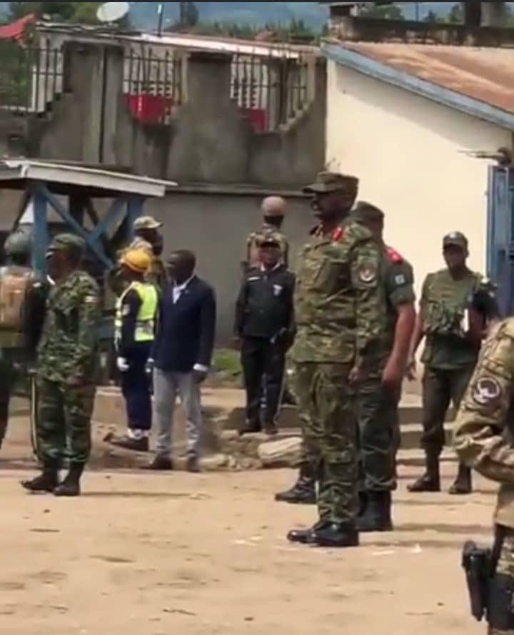 Nord-Kivu : le général Christian Tshiwewe et le général Muhoozi Kainerugaba se rencontrent à Kasindi