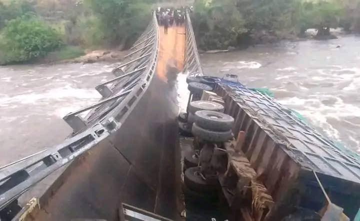 Kasaï Oriental : le pont Lubi à Kabeya Kamuanga s’effond au passage d’un camion