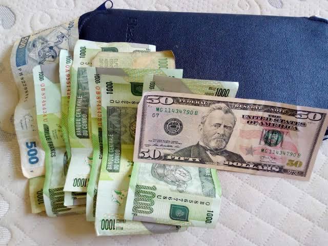 RDC : un dollar américain se change entre 2750 et 2800 franc congolais