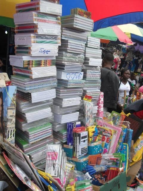Kinshasa : le prix d&rsquo;un carton de cahiers augmente de 6% sur le marché