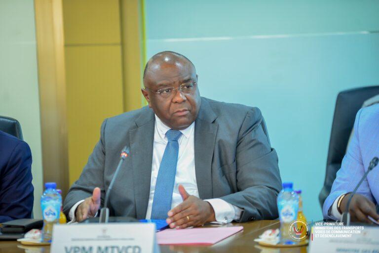 RDC – Transports : le VPM Jean-Pierre Bemba en croisade contre les embouteillages de Kinshasa et les naufrages