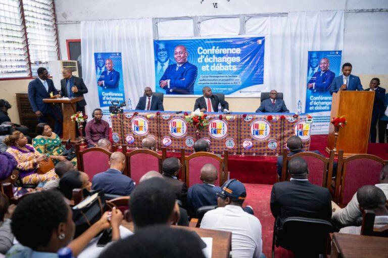 RDC : Guy Loando éclaire l&rsquo;opinion publique sur les enjeux et les opportunités de la nouvelle loi sur l’aménagement du territoire