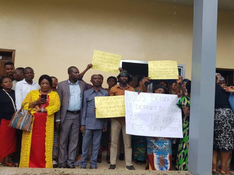 Sud-Kivu : Installé d&rsquo;une manière cavalière les agents de la circonscription foncière Bukavu I exigent le depart du CTI Kabati Nshobole Brigitte