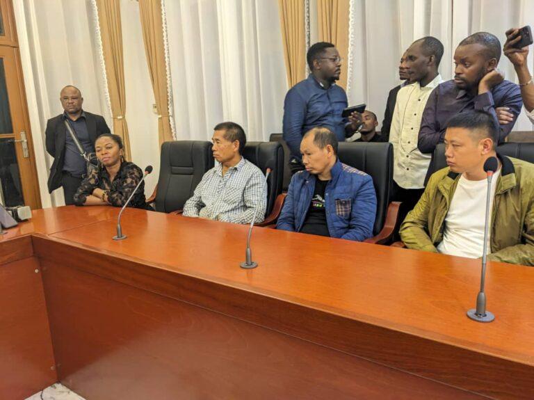 Sud-Kivu : 10 lingots d&rsquo;or exploités illégalement et près de 400. 000 USD saisis les services de sécurité