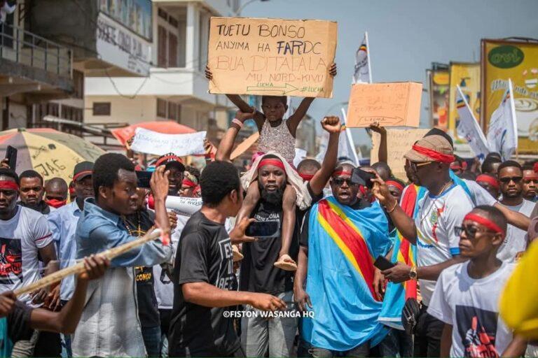 Après Bukavu une marche populaire pour s’opposer à l’agression Rwandaise et la Balkanisation de la RDC organisée à kisangani