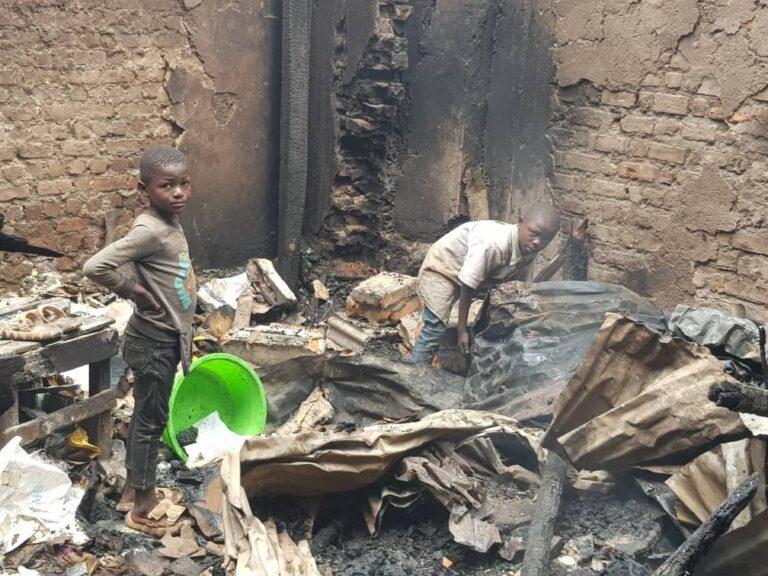 Incendie à répétition au marché de kadutu, L&rsquo;AVSPLA plaide pour la construction des maisons riveraines en matériaux durables