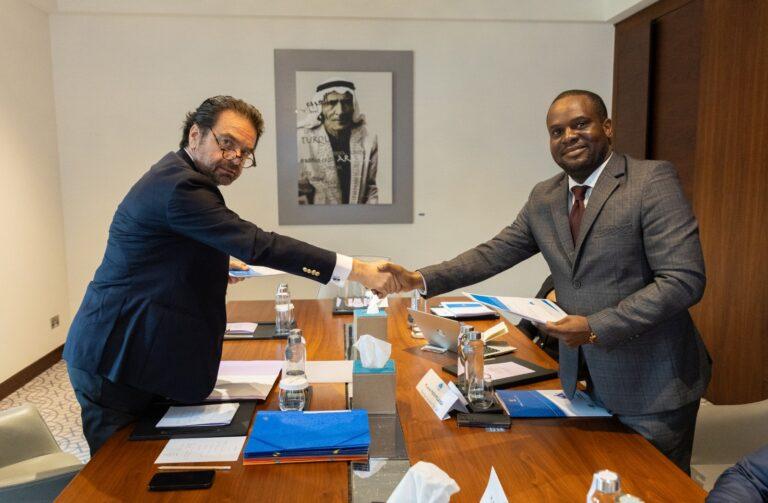 CNSSAP : Junior Mata signe un partenariat avec le groupe FINACTU de Dubaï