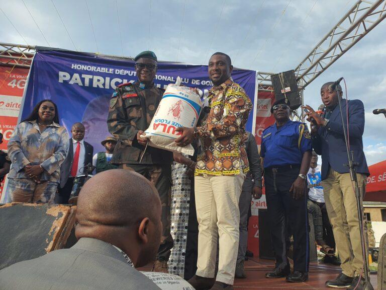 Nord-Kivu: Patrick Munyomo apporte une aide aux déplacés de Goma installés à Beni