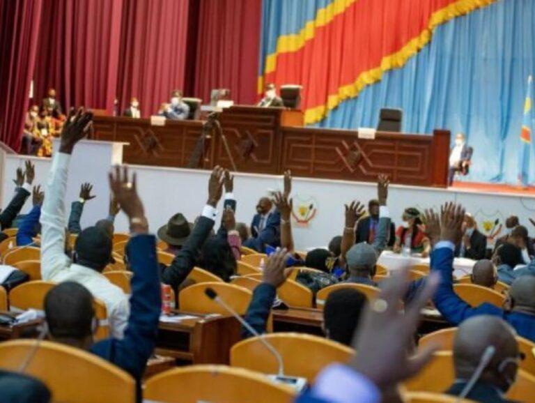 Les « inconscients » envoyés par le peuple à l’hémicycle