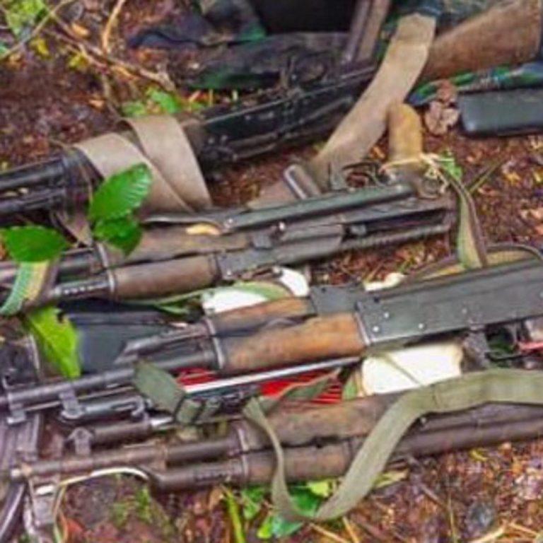 Des centaines de caisses de munitions et diverses armes découvertes à Djugu (FARDC)