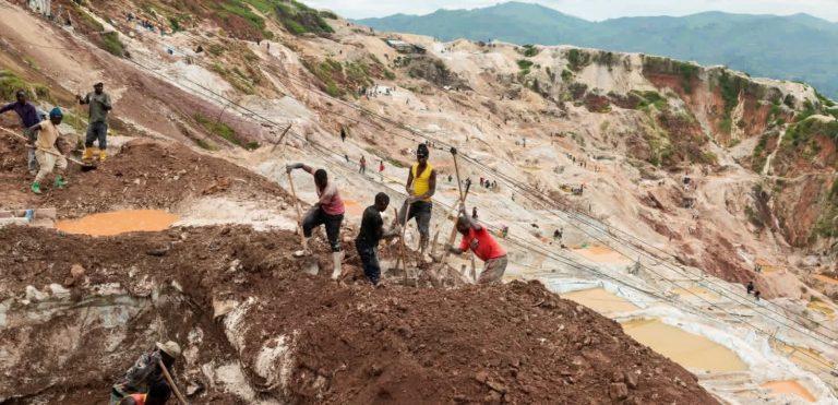 Amnesty International: de graves abus du M23 documentés dans des sites miniers du Nord et Sud-Kivu